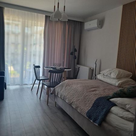 Green Apartament Dziwnow Exterior photo
